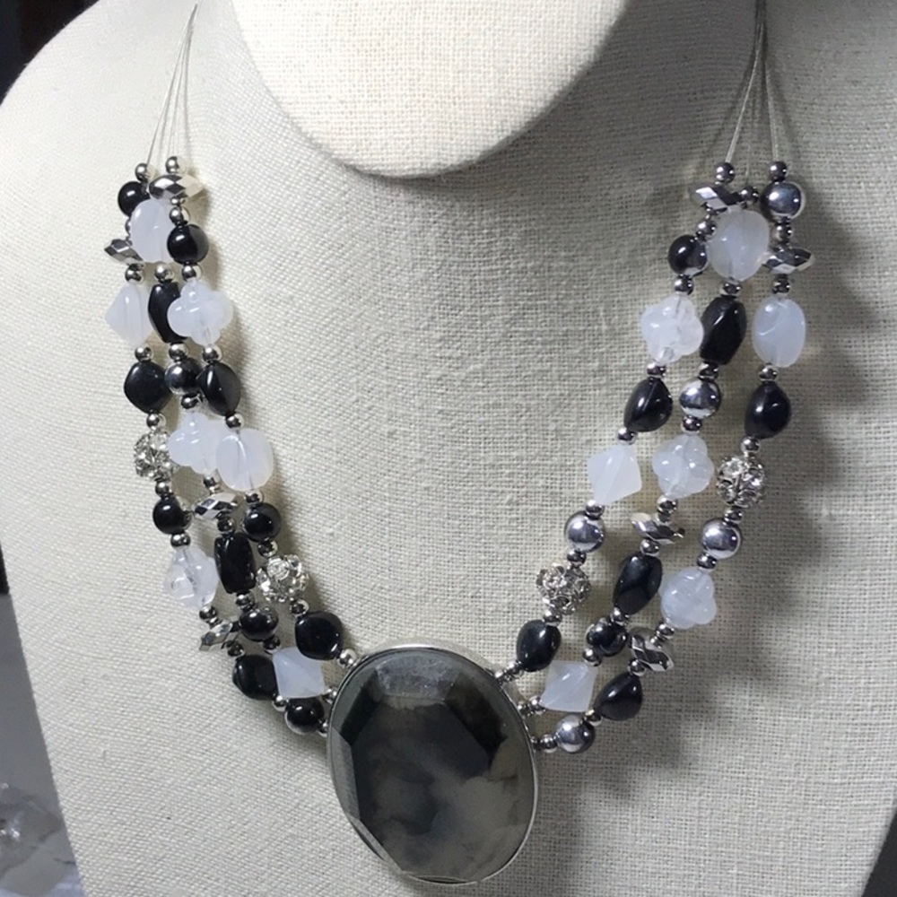 Erika Lyons beaded necklace